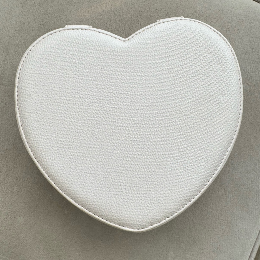 💓 Hard Case Zip Travel Case Heart Shaped Soft Pink